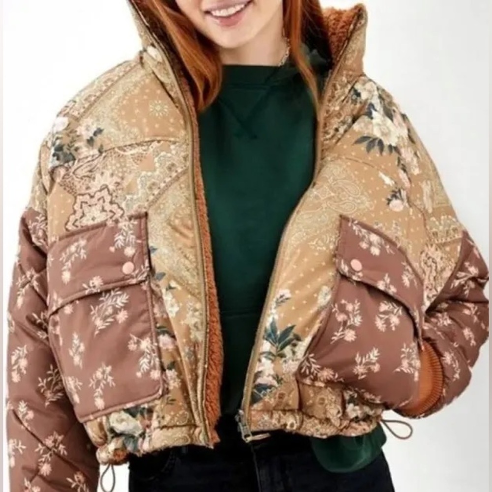 American Eagle Reversible Puffer Jacket Floral Sherpa Fleece Size Medium